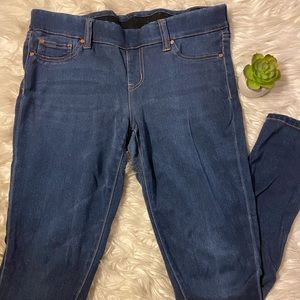 Celebrity Pink maternity jeggings